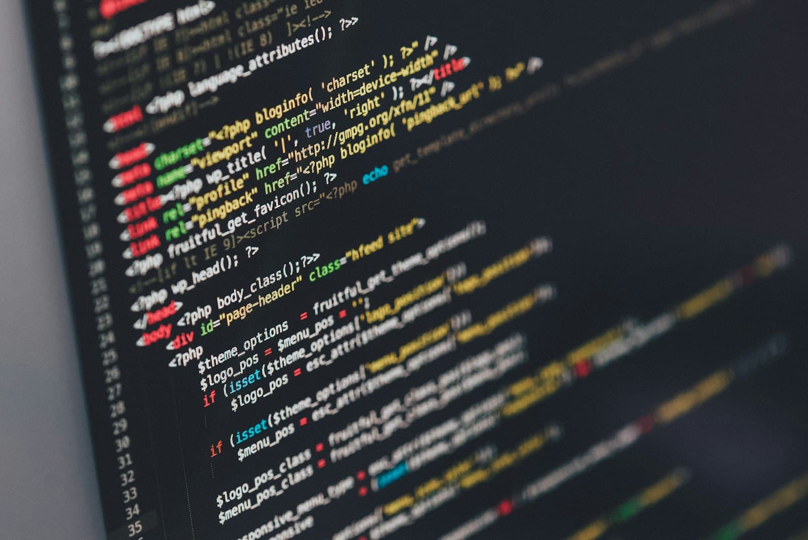 Tela com código-fonte de um sistema em desenvolvimento